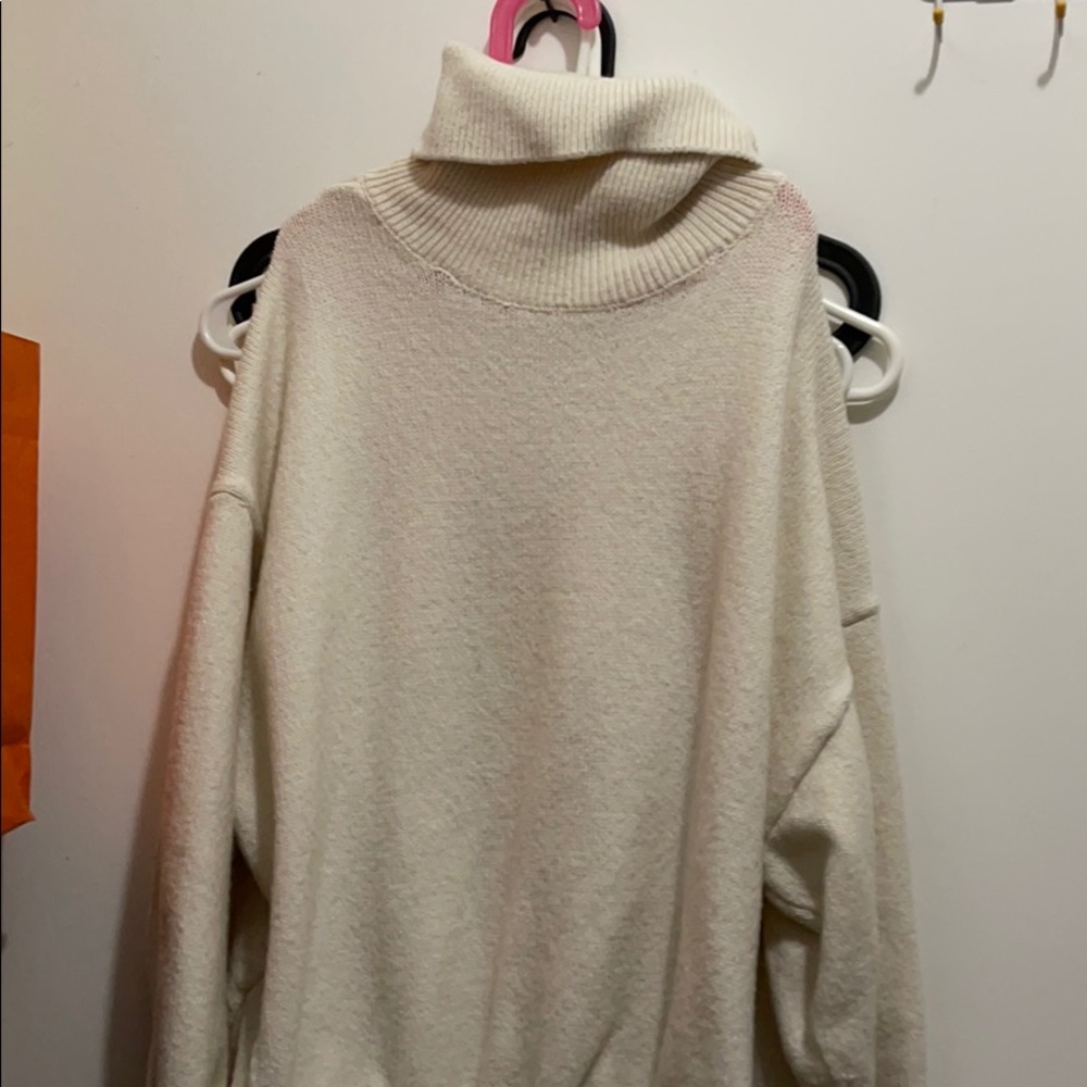 Cream turtle neck